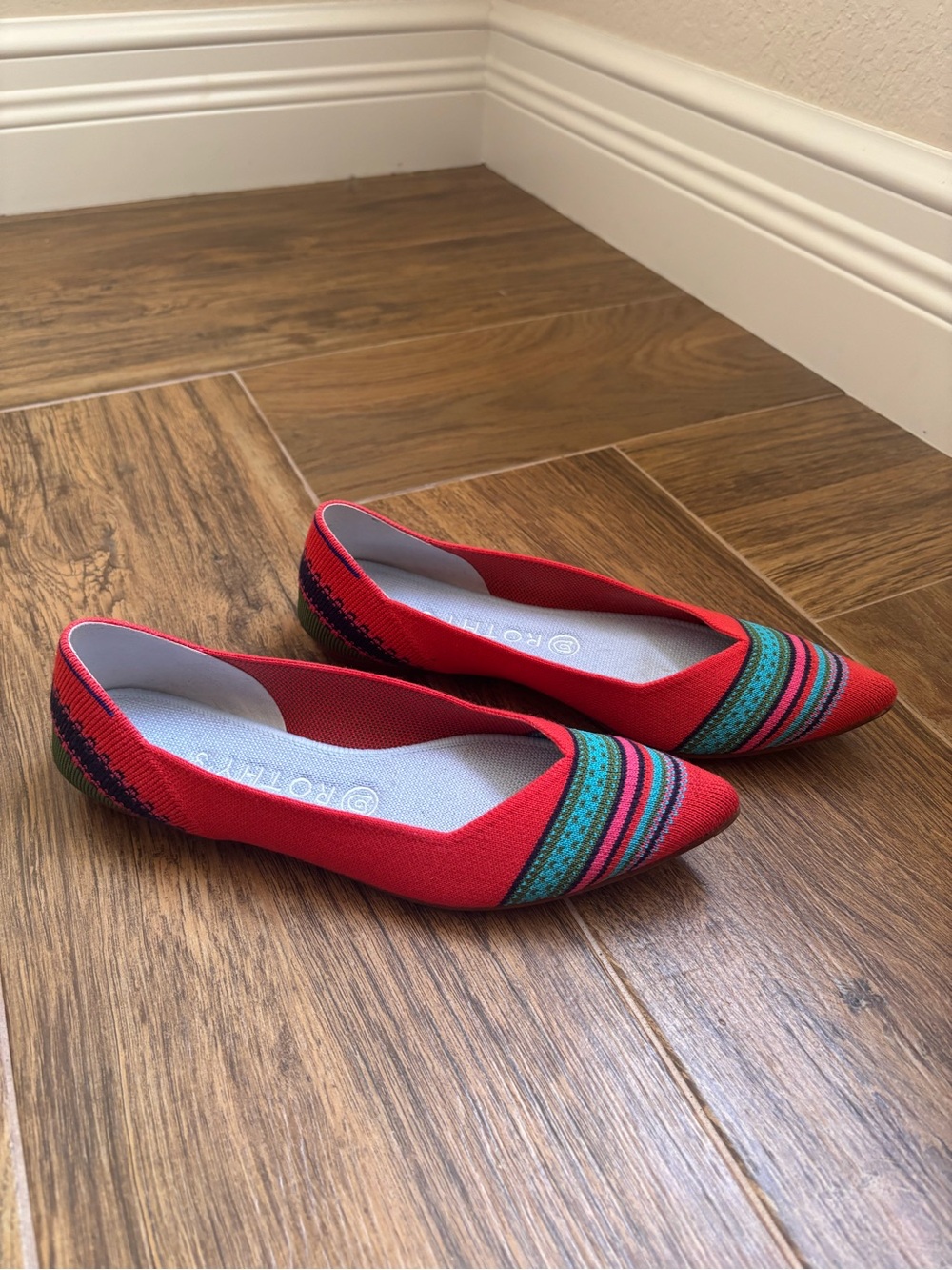 ROTHY’S The Merino Wool Pointy Toe Blaze Ribbon Stripe Size 9 Retired